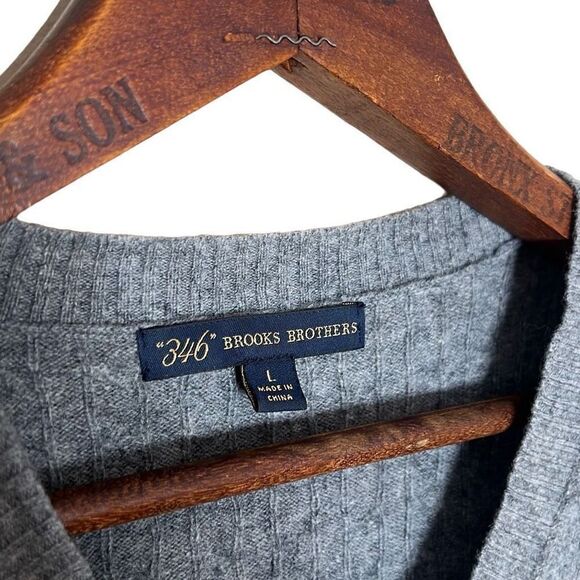 346 Brooks Brothers 100% Lambs Wool V Neck Cableknit Sweater - Picture 4 of 7